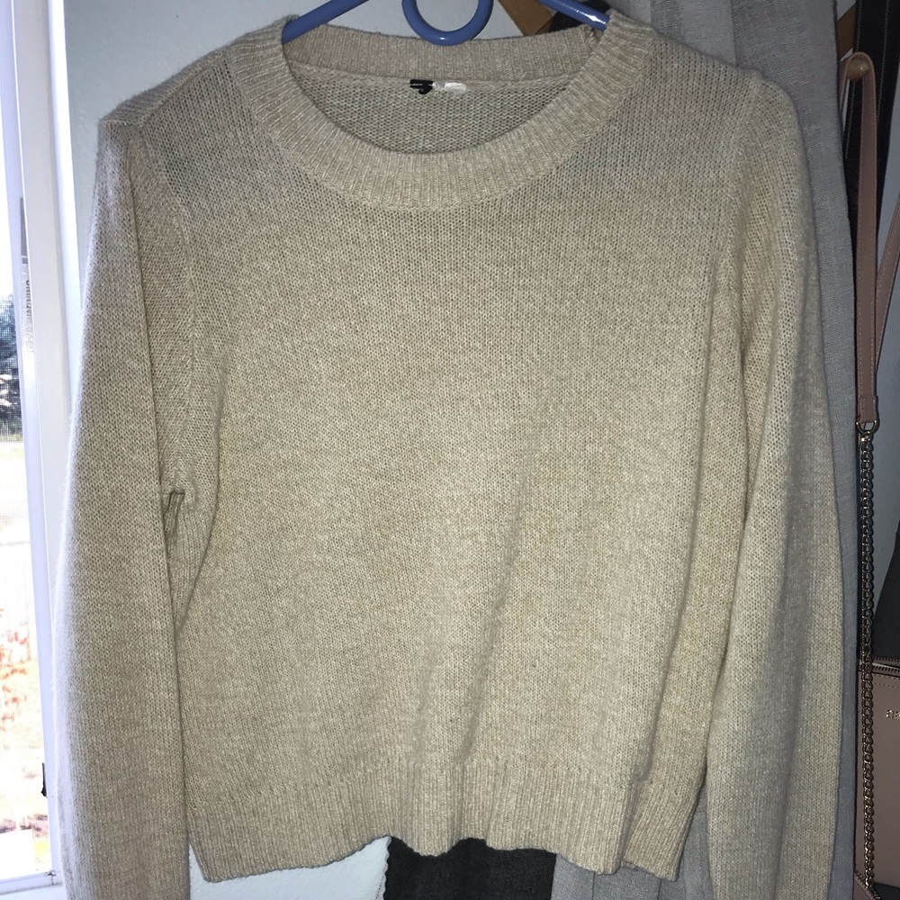 oatmeal colored sweater crew neck